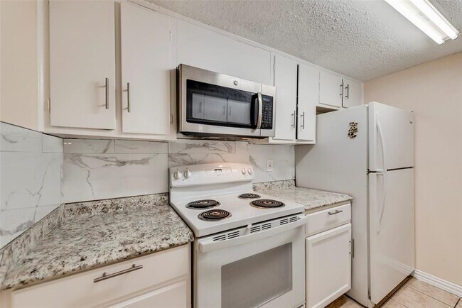 Building Photo - 3121 Park Ln