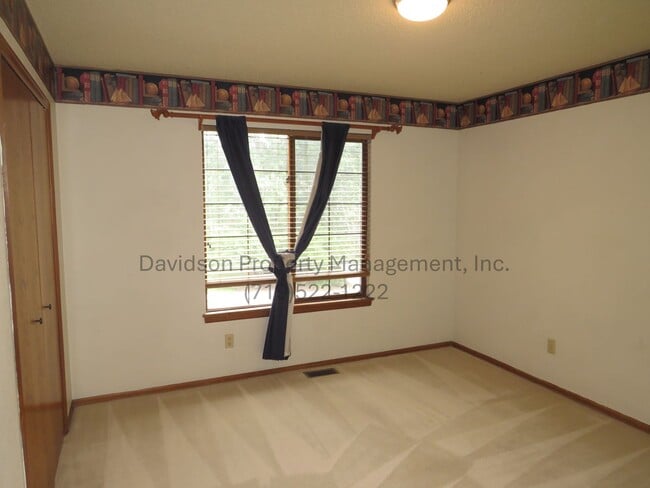 Building Photo - Stunning 4 Bedroom House in West Colorado ...