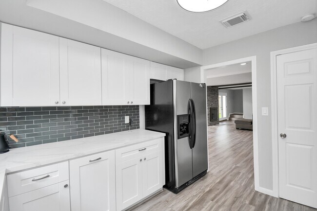 Building Photo - 12710 Barryknoll Ln