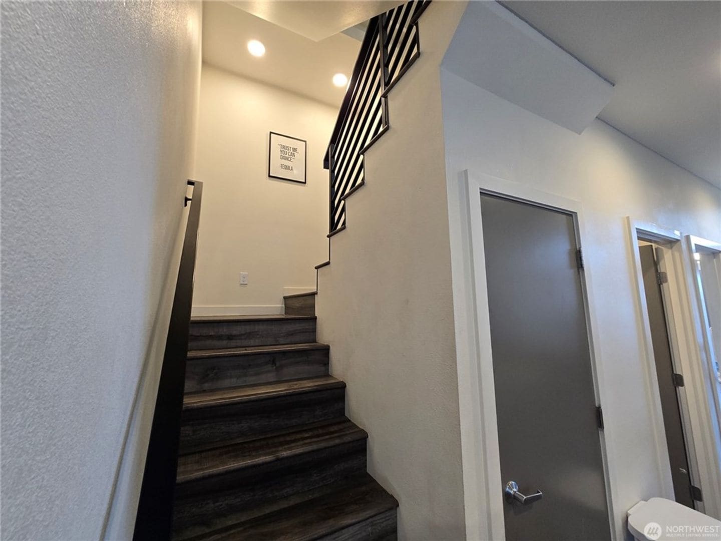 Building Photo - 8BR Ravenna Home Steps from UW – Ideal for Groups!