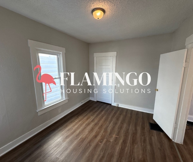 Building Photo - 112 N Irwin St