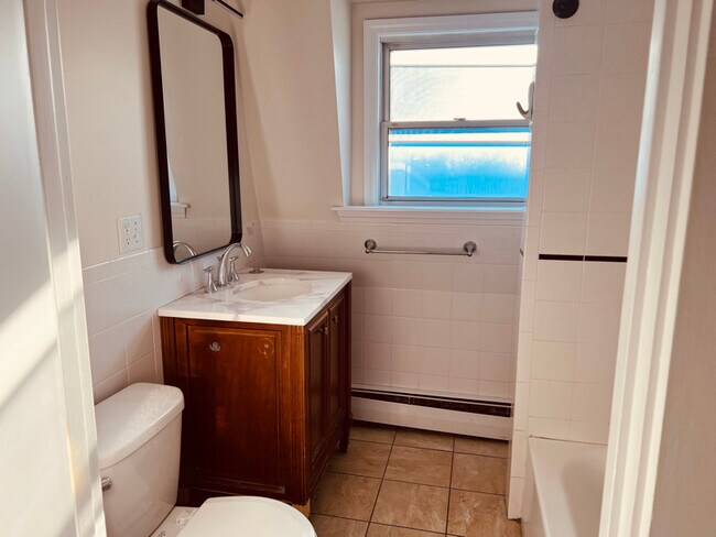 Building Photo - 187 Washington St