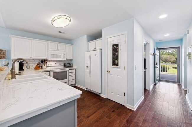 Building Photo - 1071 Blue Stem Dr