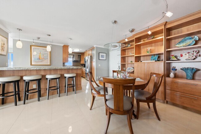 Building Photo - 4505 S Ocean Blvd