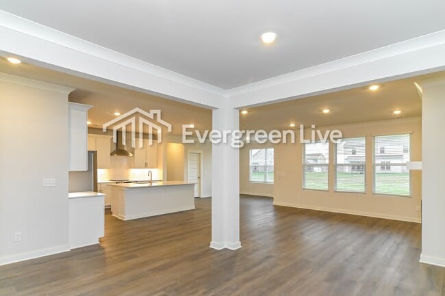 Building Photo - 2158 Daniel Johnson Wy