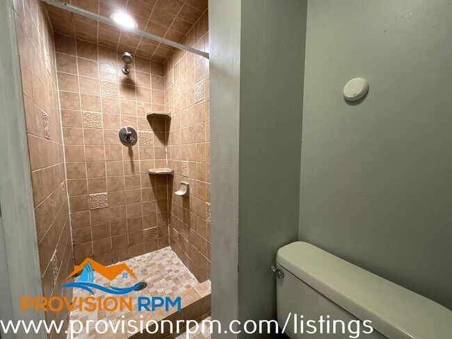 Building Photo - 2227 Southorn Rd