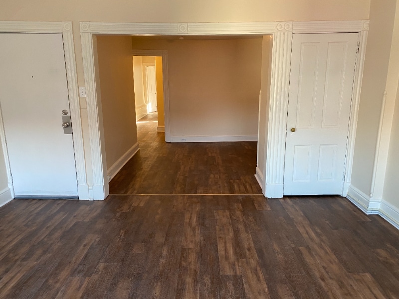 Building Photo - 428 W King St