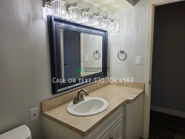 Building Photo - 2331 E Market St