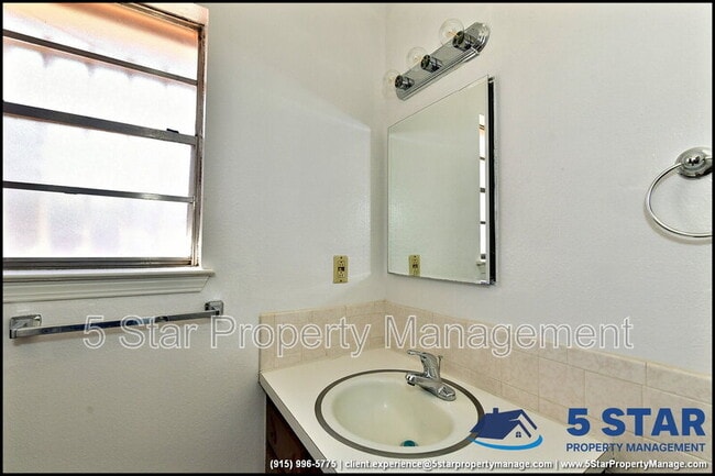 Building Photo - 3565 Breckenridge Dr