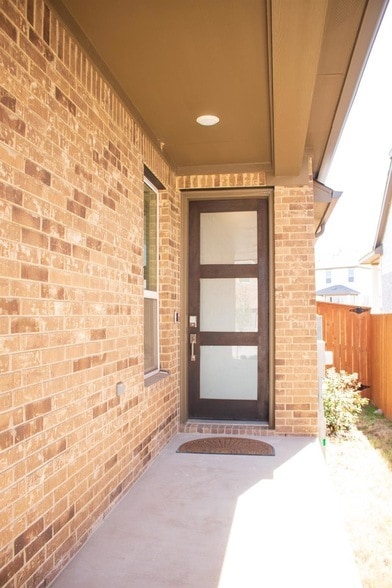 Building Photo - 123 Table Top Bnd