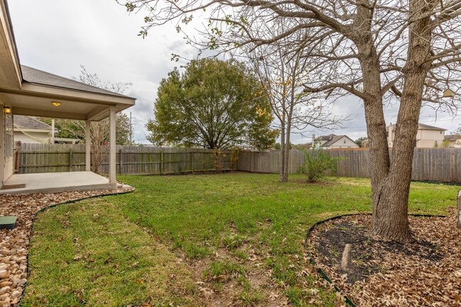 Building Photo - 2476 Medina Dr