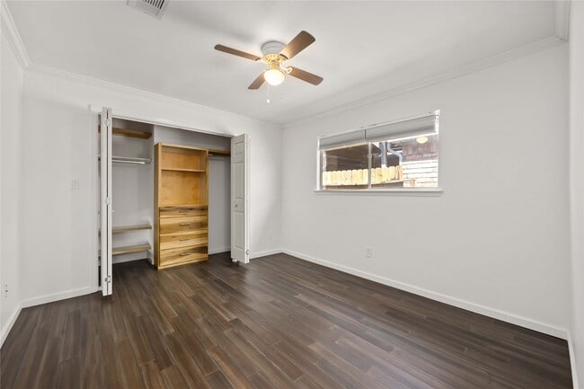 Building Photo - 6210 Gladewell Dr