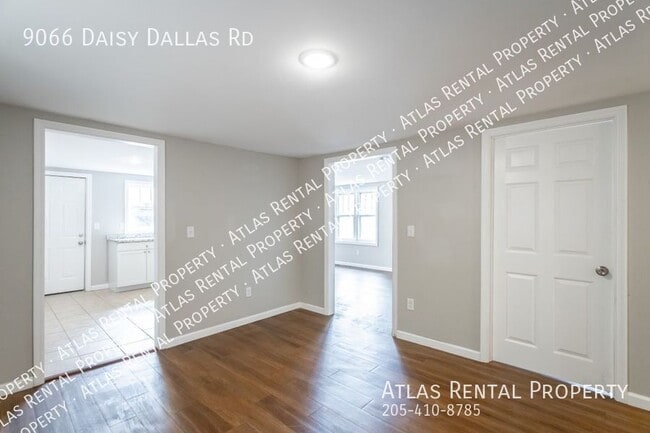 Building Photo - 9066 Daisy Dallas Rd