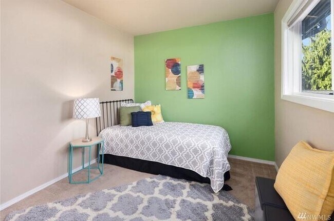 Building Photo - Bothell Home