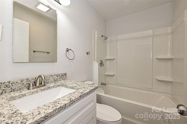 Building Photo - 2256 Kilborne Dr