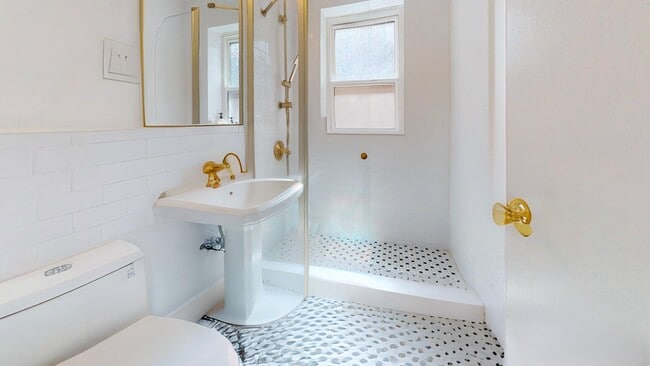 Building Photo - 465 Arborway