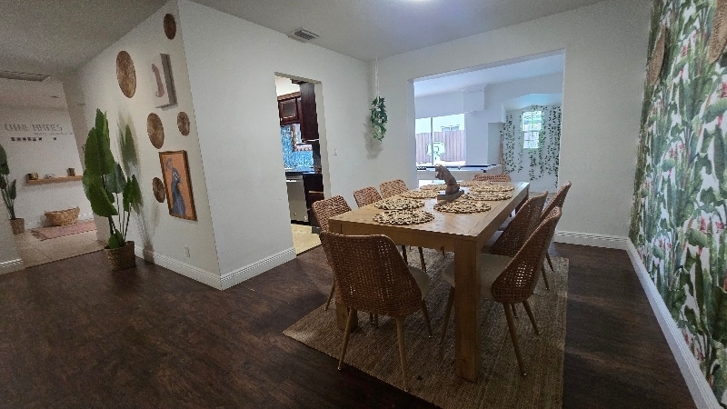 Building Photo - 5700 NE 20th Ave