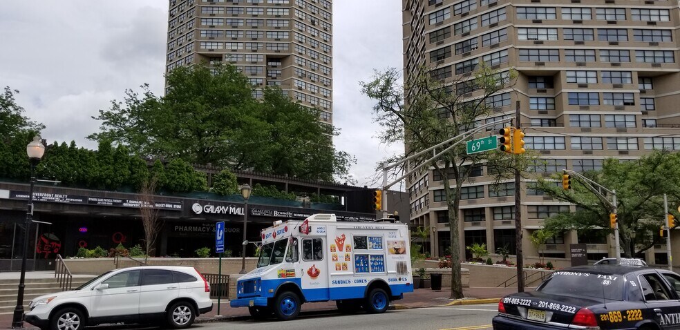 Building Photo - 74 69th St