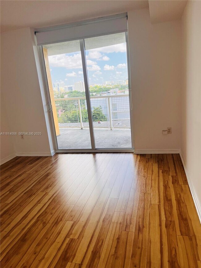 Building Photo - 900 SW 8th St