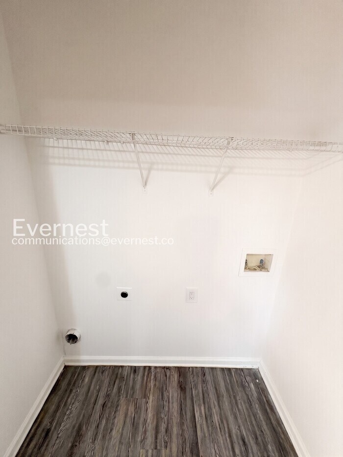 Building Photo - 7035 Setters Way
