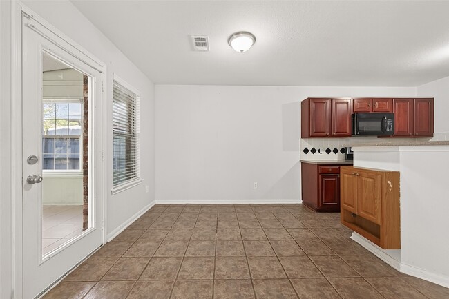 Building Photo - 8427 Brickhaven Ln