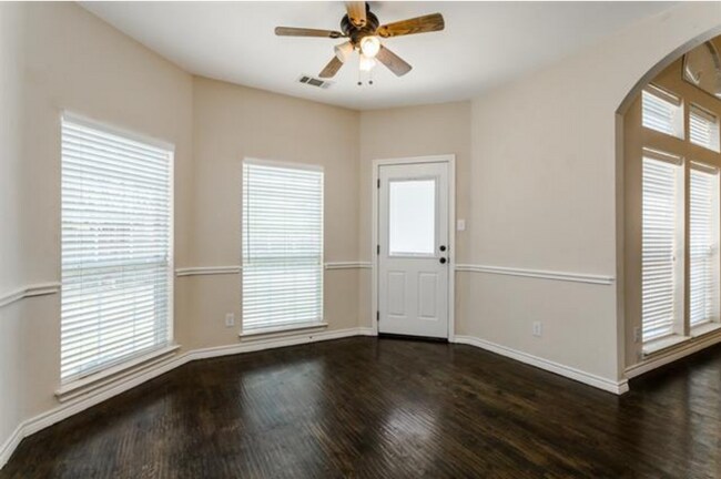 Building Photo - 107 Pinedale Dr