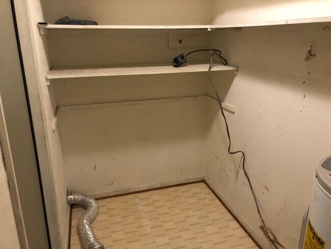 Building Photo - 3BR/2BA Home with Huge Fenced Yard, Fire pit Area & Storage Shop