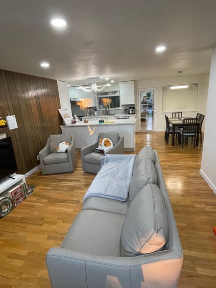 Building Photo - 18806 2nd Ave NW