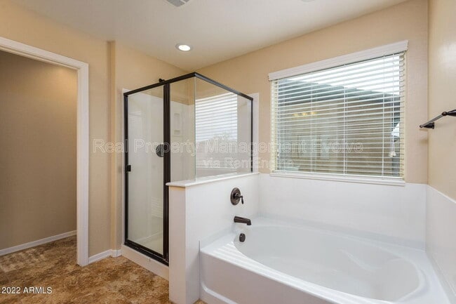 Building Photo - 1544 E Hummingbird Way