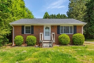 Building Photo - Adorable home in Kernersville!