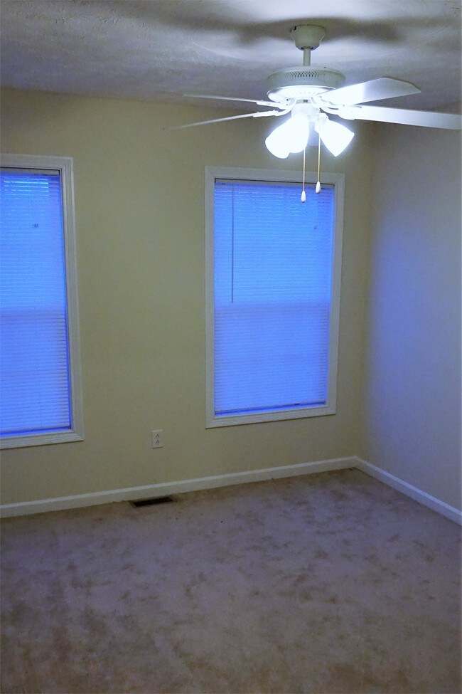 Building Photo - 159 Midland Trail