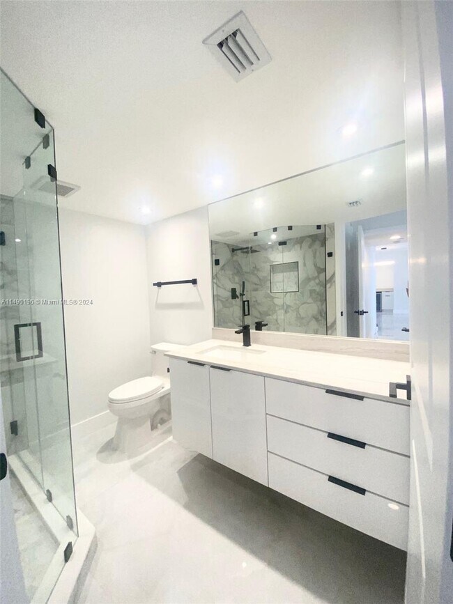 Building Photo - 3530 Mystic Pointe Dr