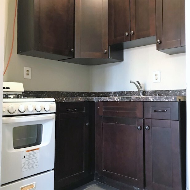 Building Photo - 2315 N Charles St