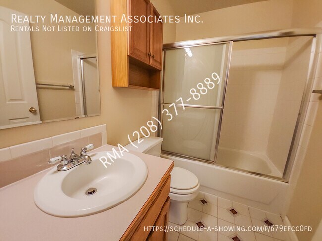 Building Photo - Quiet 3 Bedroom House in Star