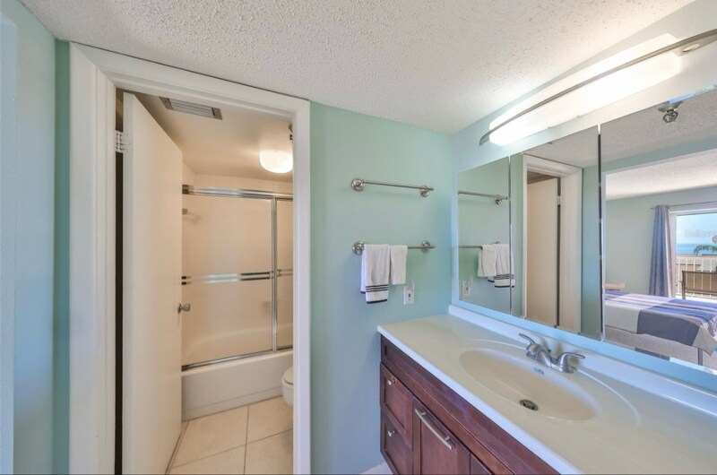 Building Photo - 7430 Sunshine Skyway Ln S