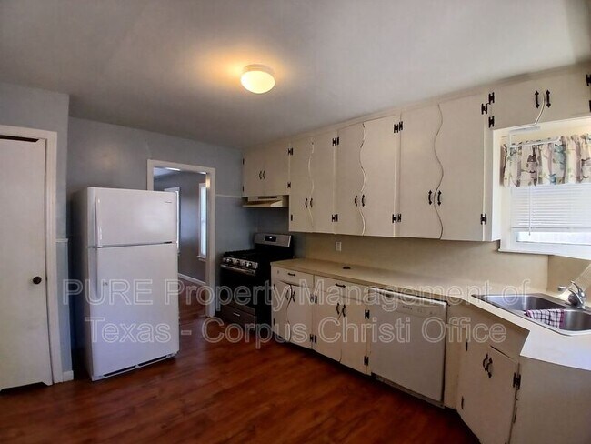 Building Photo - 4906 Kasper St