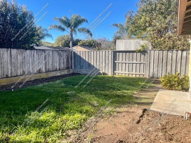 Building Photo - Goleta Three Bedroom Home - Pets Considered - Available Now