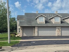 Building Photo - 901 Penny Ln