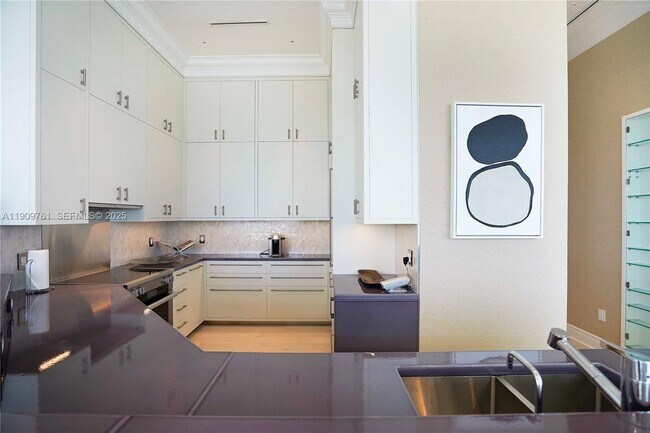 Building Photo - 4401 Collins Ave