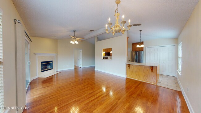 Building Photo - 11201 Wandering Oaks Dr