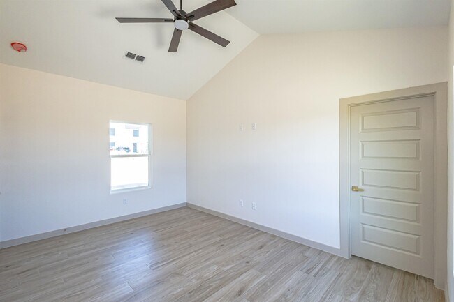 Building Photo - 5704 Kylee Dr