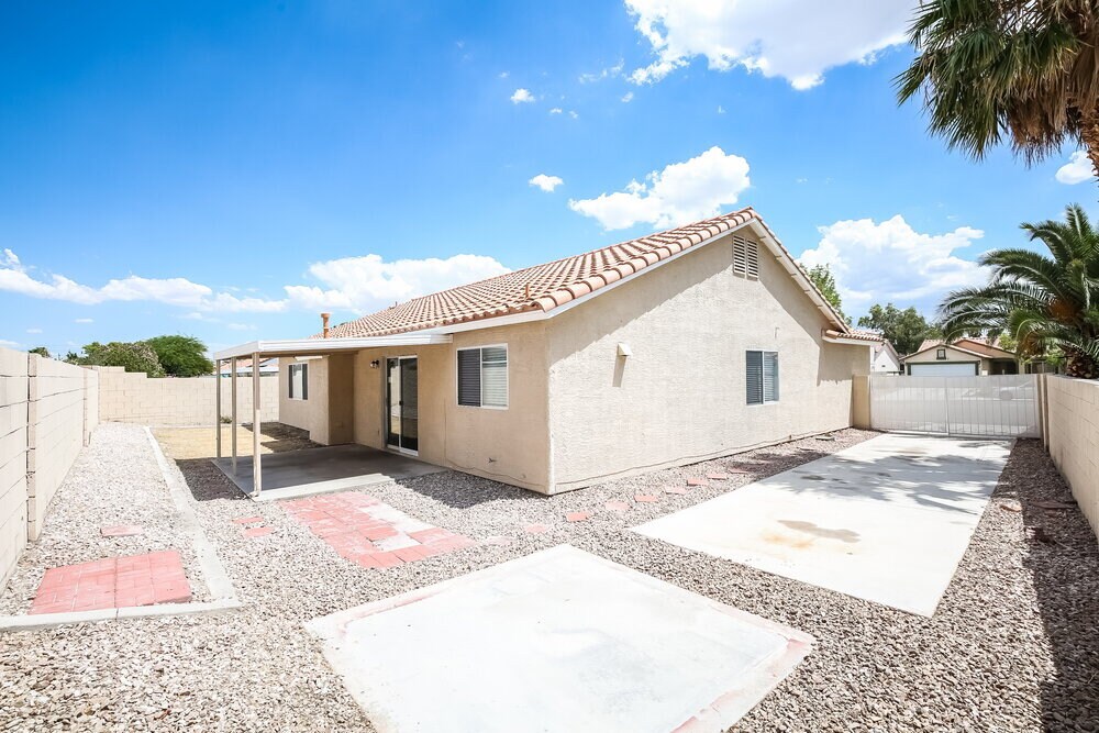 Building Photo - 430 Don Pedro Cir
