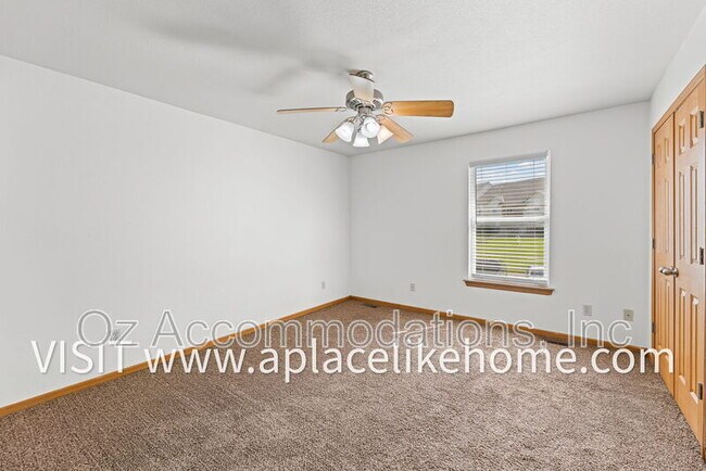 Building Photo - 8626 N Cleveland Ln