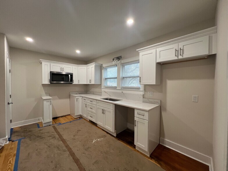 Building Photo - 481 Albany Shaker Rd