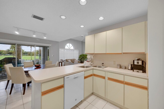 Building Photo - 17094 Boca Club Blvd