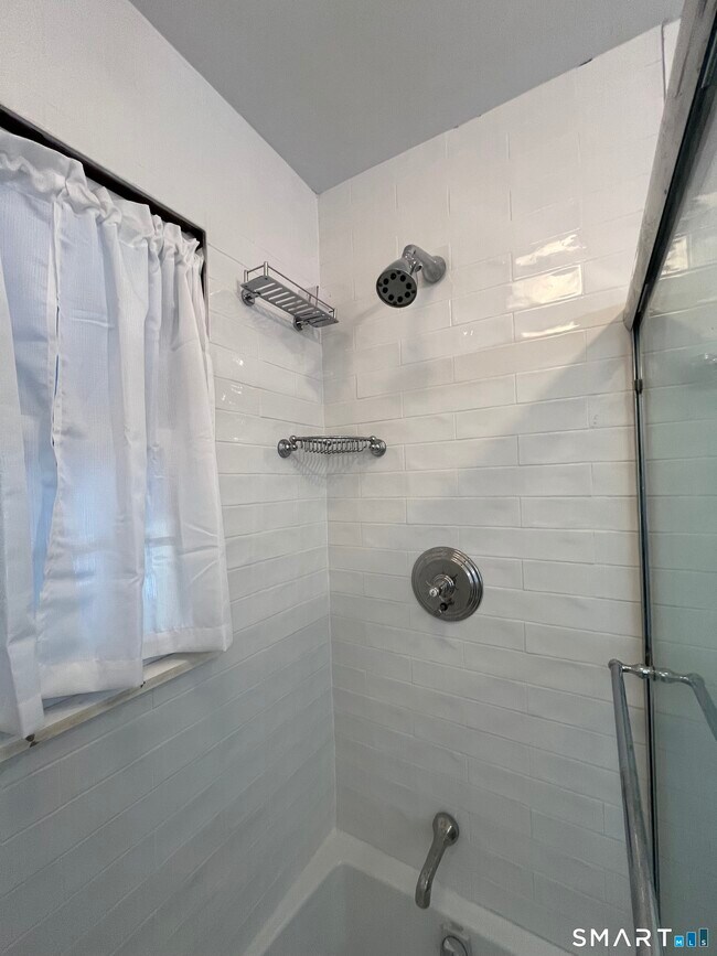 Building Photo - 81 Black Rock Tpke