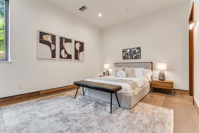 Building Photo - 12480 Viewcrest Rd