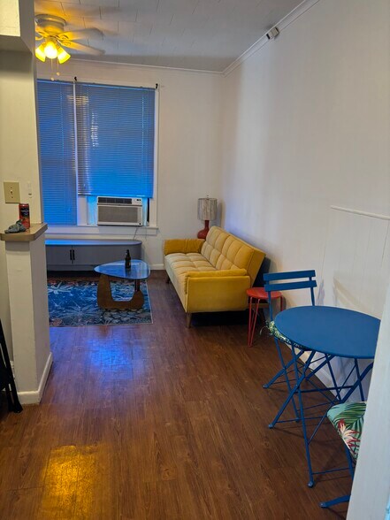 Building Photo - 825 Eaton St