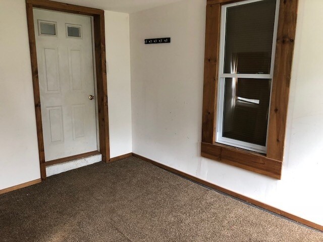 Building Photo - 8 Sands St