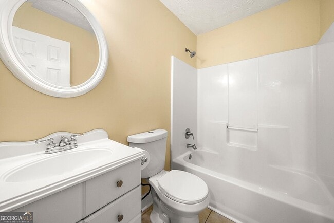 Building Photo - 198 Lakeview Dr